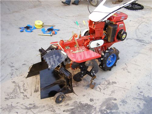 小型開溝覆膜機